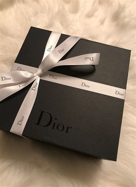 dior gift box returns.